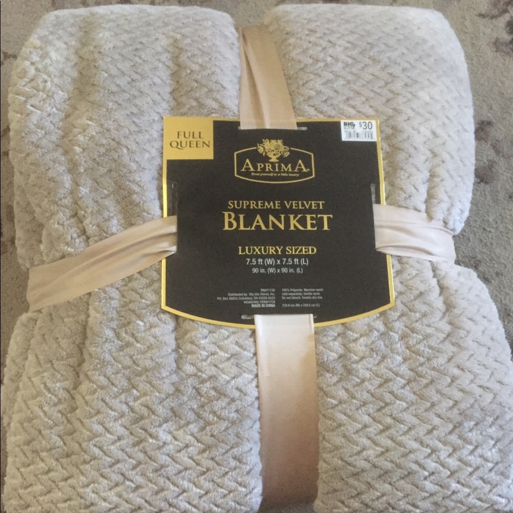 Plush velvet blanket